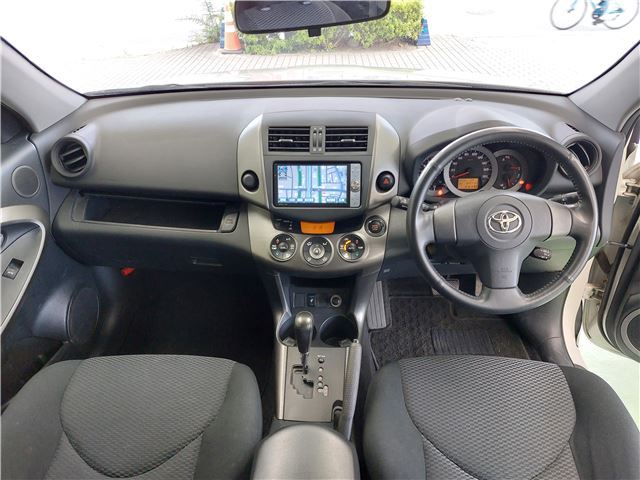 Car image 19