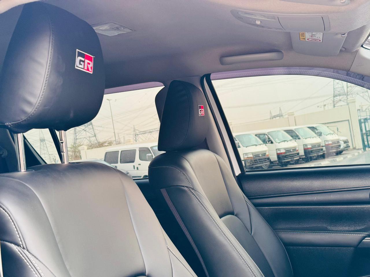 Car image 17