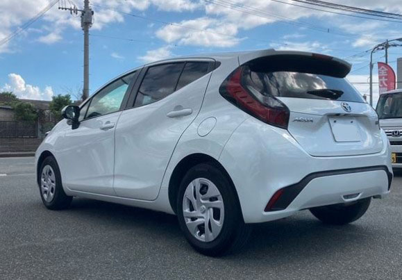 Car image 3