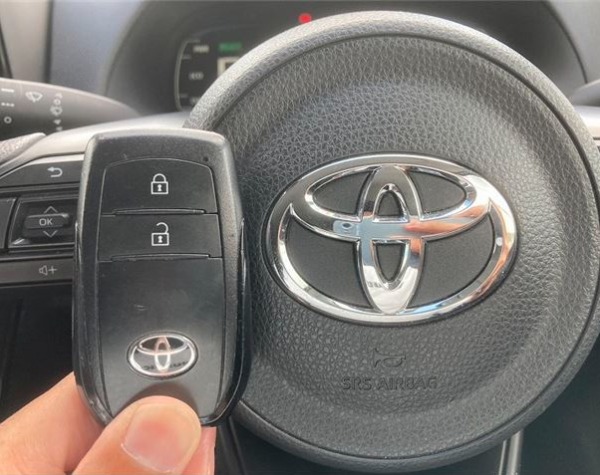 Car image 16
