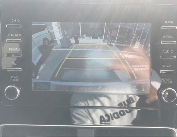 Car image 17