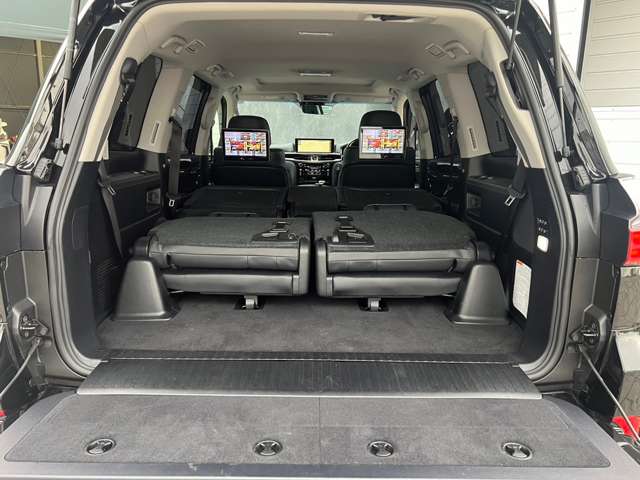 Car image 20