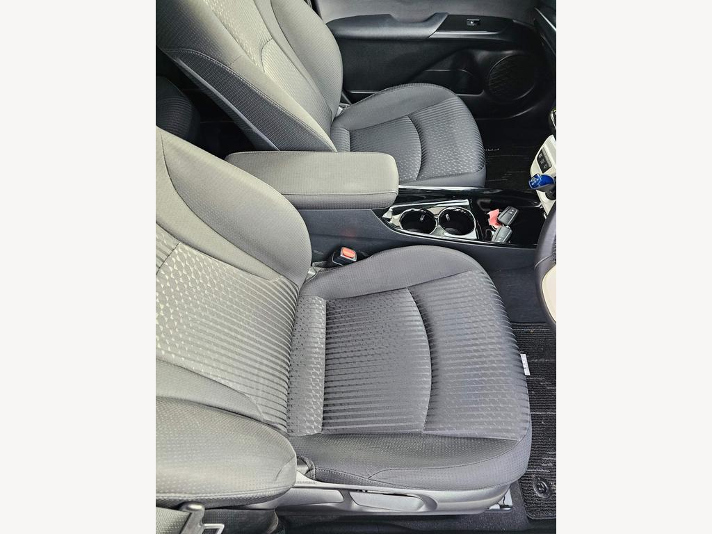 Car image 8