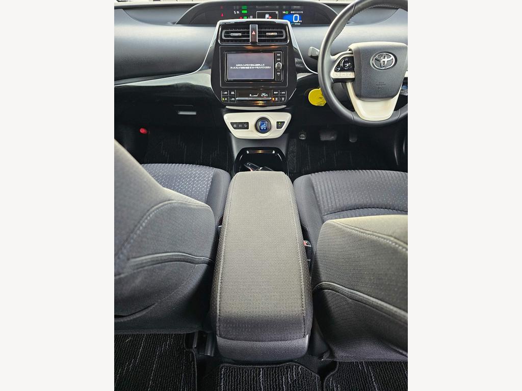 Car image 13