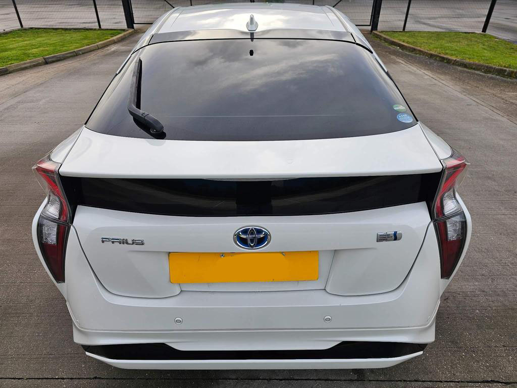 Car image 21