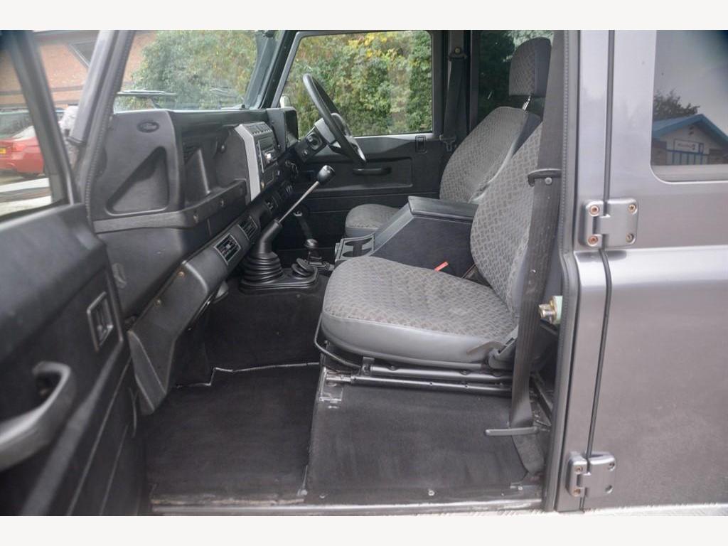 Car image 14
