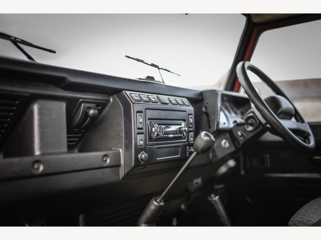 Car image 16