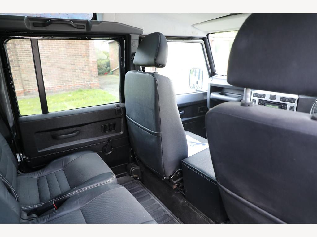 Car image 12