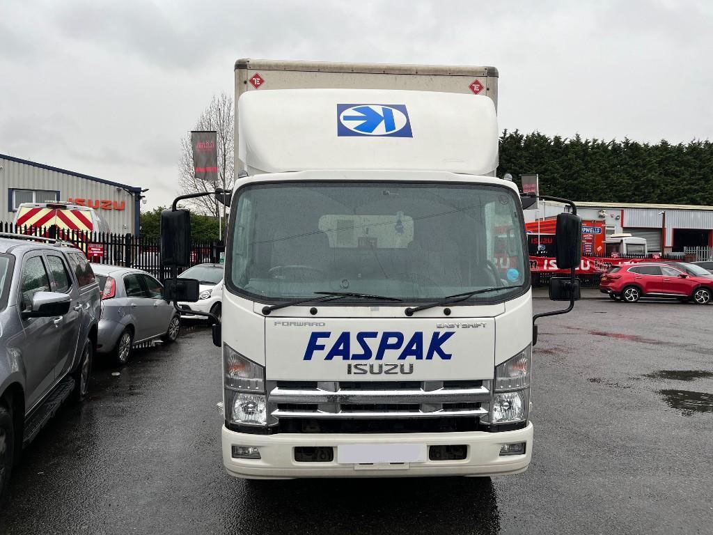 Car image 13