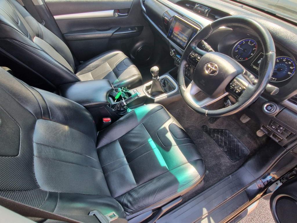 Car image 9