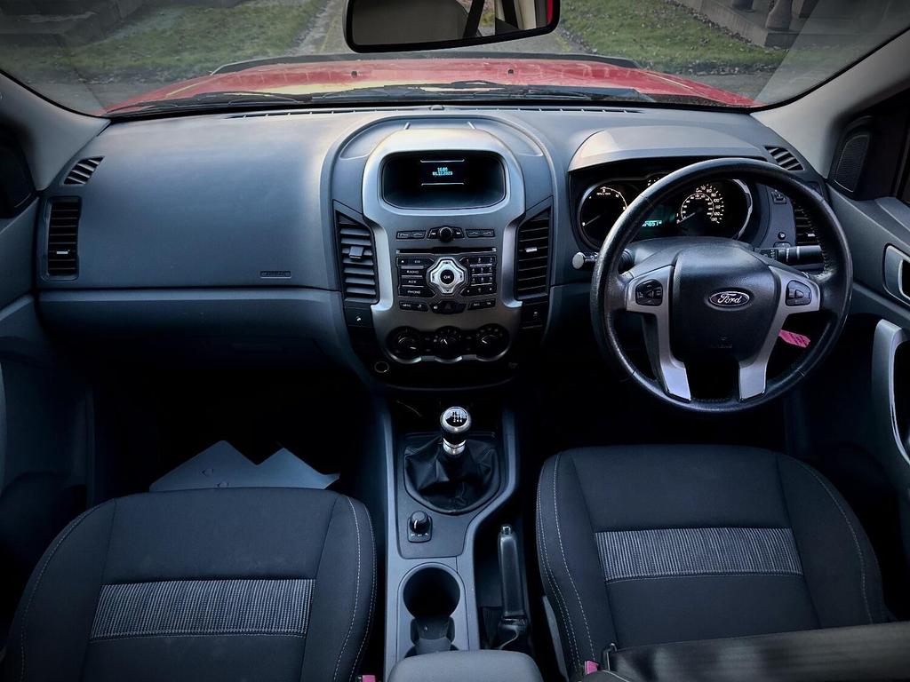 Car image 17