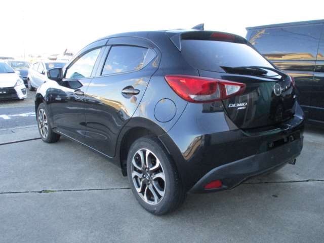 Car image 19