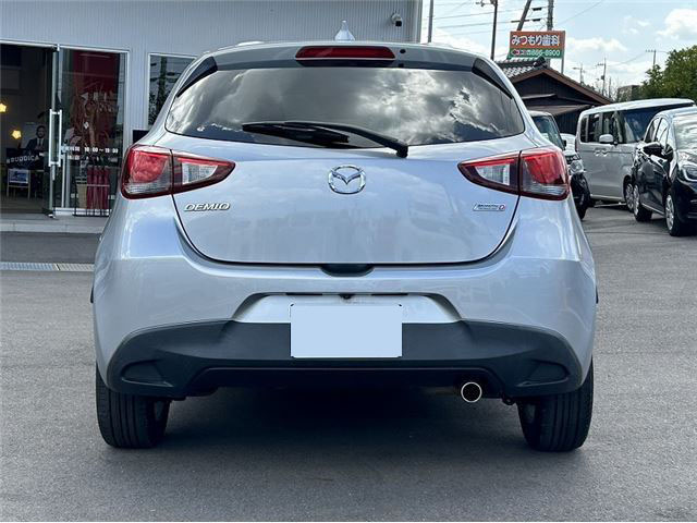 Car image 15