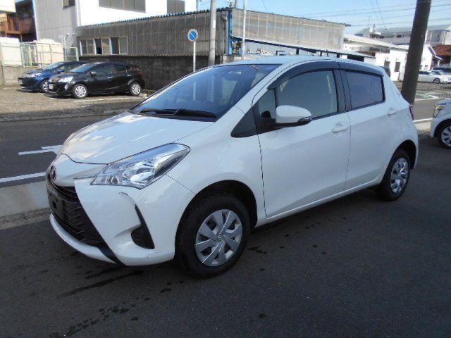 Toyota Vitz 4WD F 1.3L