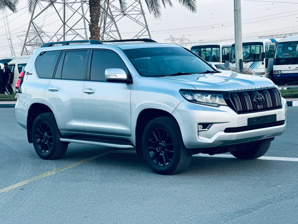 Toyota Land Cruiser Prado 2.8 4WD Silver