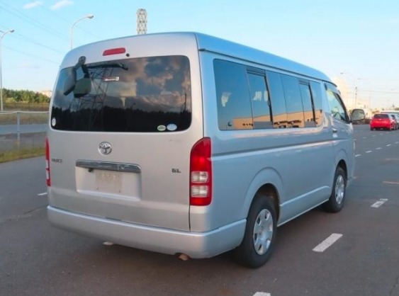 Car image 13