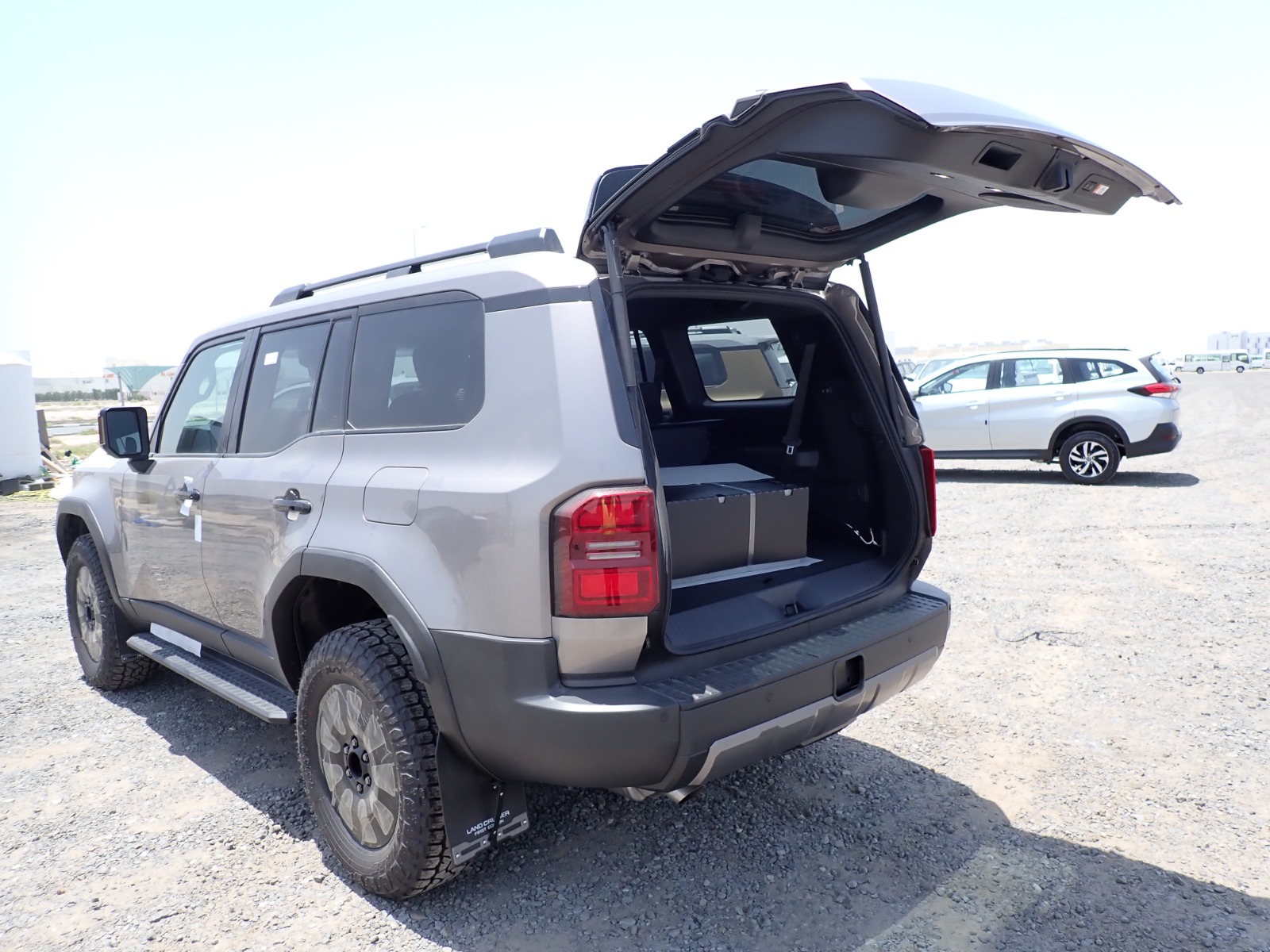 Car image 14