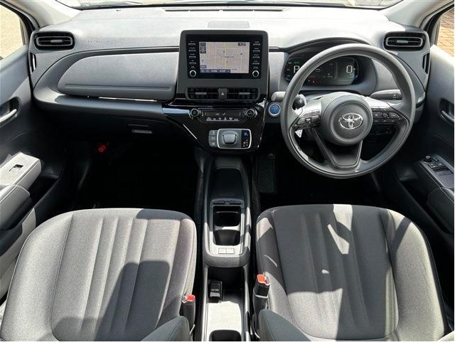 2022 Toyota Aqua    (6AA-MXPK-10)