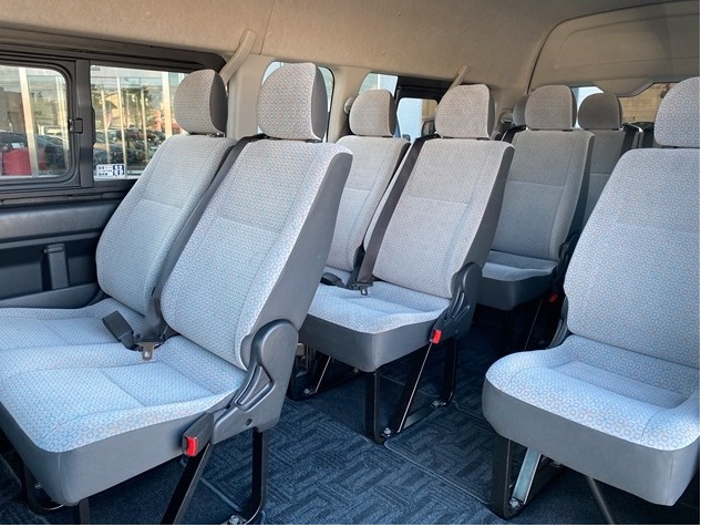 Car image 10
