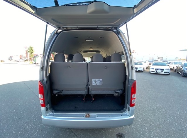 Car image 13