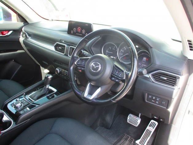 Car image 10