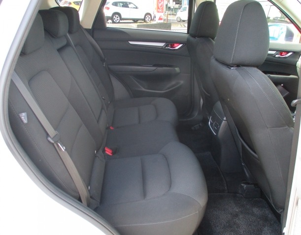 Car image 13