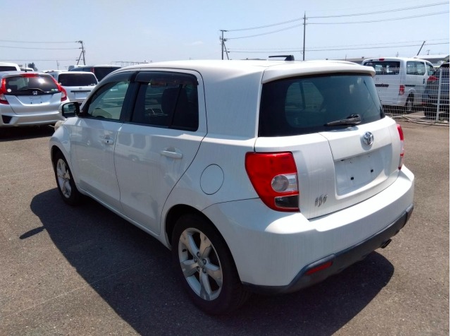 Car image 2