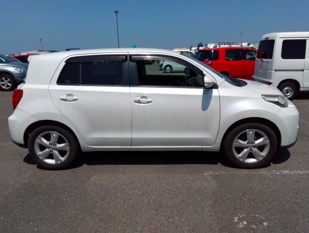 Car image 5