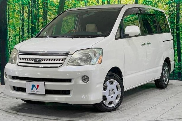 Used Toyota Noah 2005