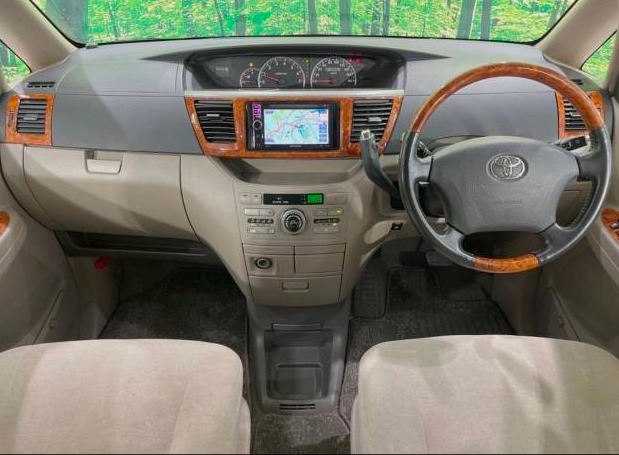 Car image 2