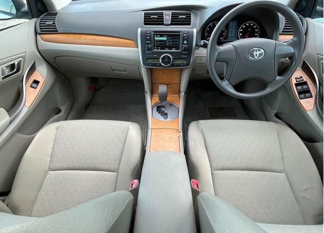Car image 4
