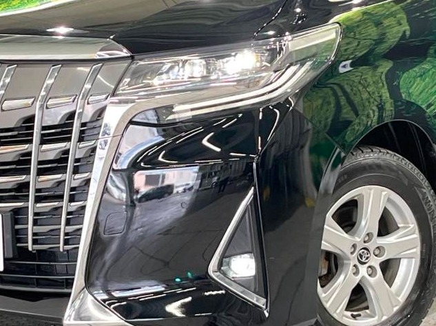 Car image 11