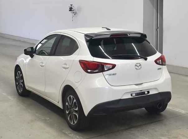 Car image 2
