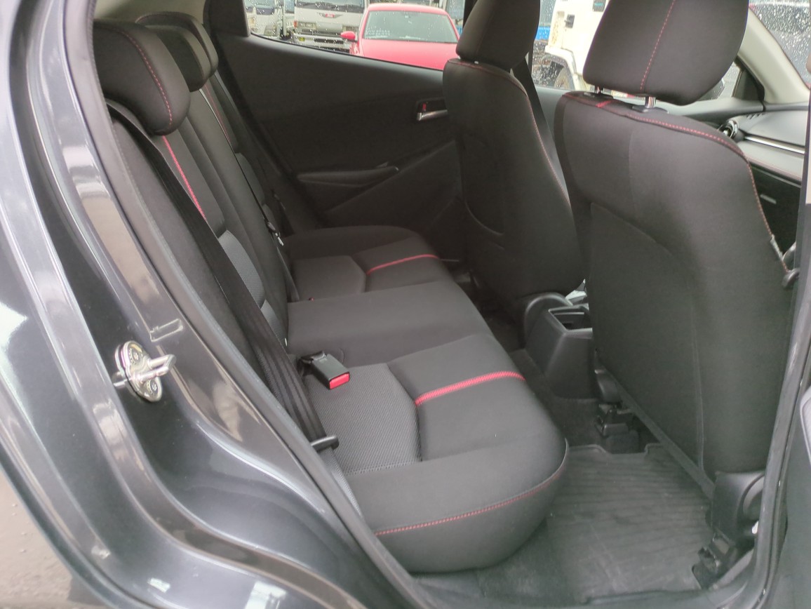 Car image 11