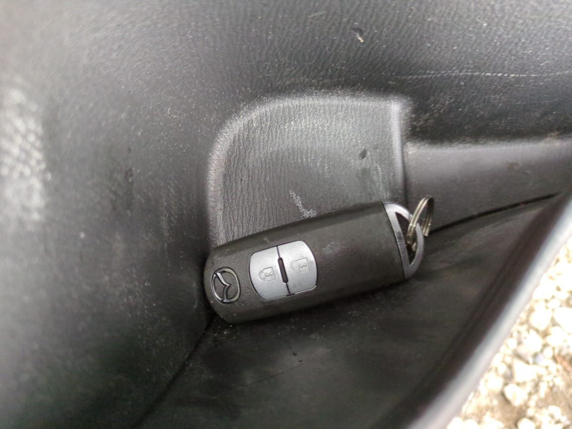 Car image 17