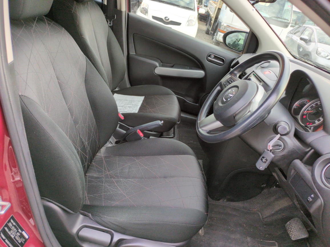 Car image 14