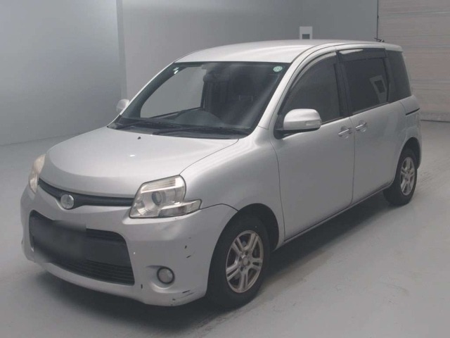 Toyota Sienta Dice Limited