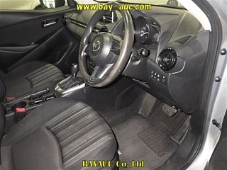 Car image 3