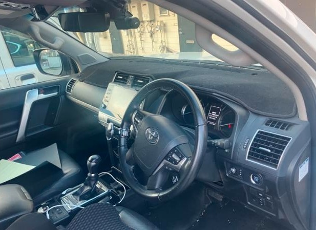 Car image 6
