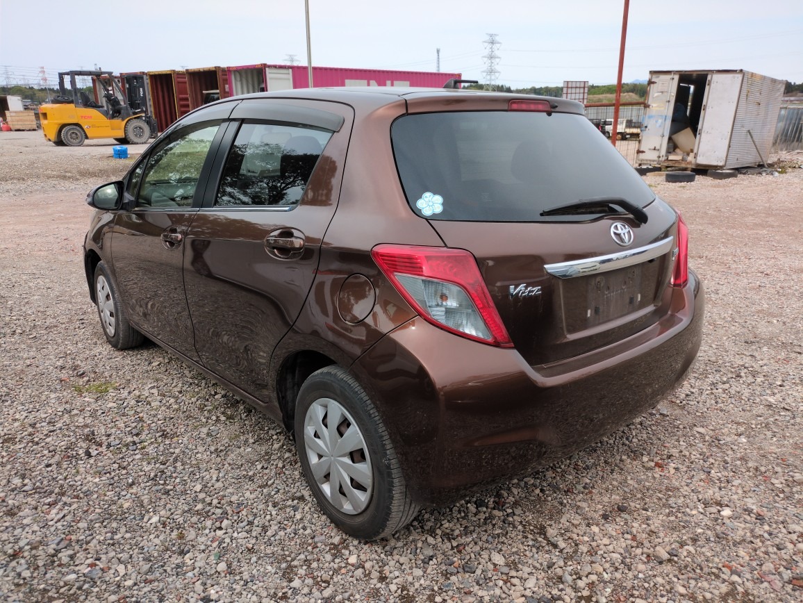 Car image 9
