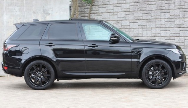 Car image 3