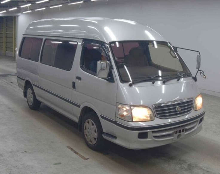 TOYOTA HIACE