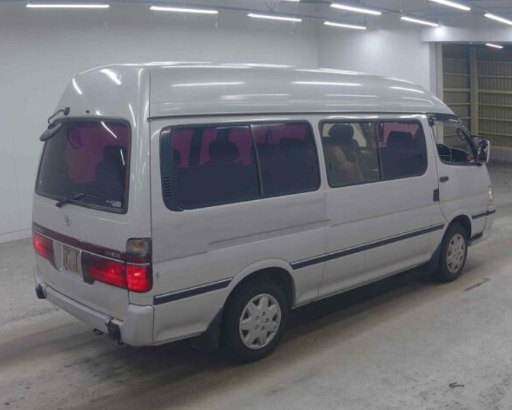 Car image 5