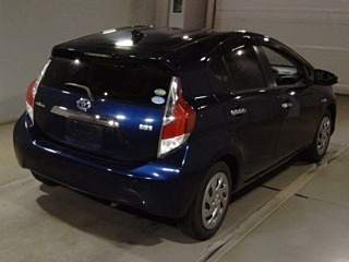 Car image 2