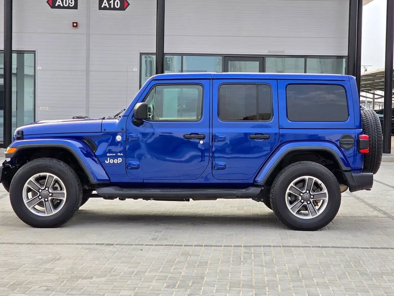 Car image 3
