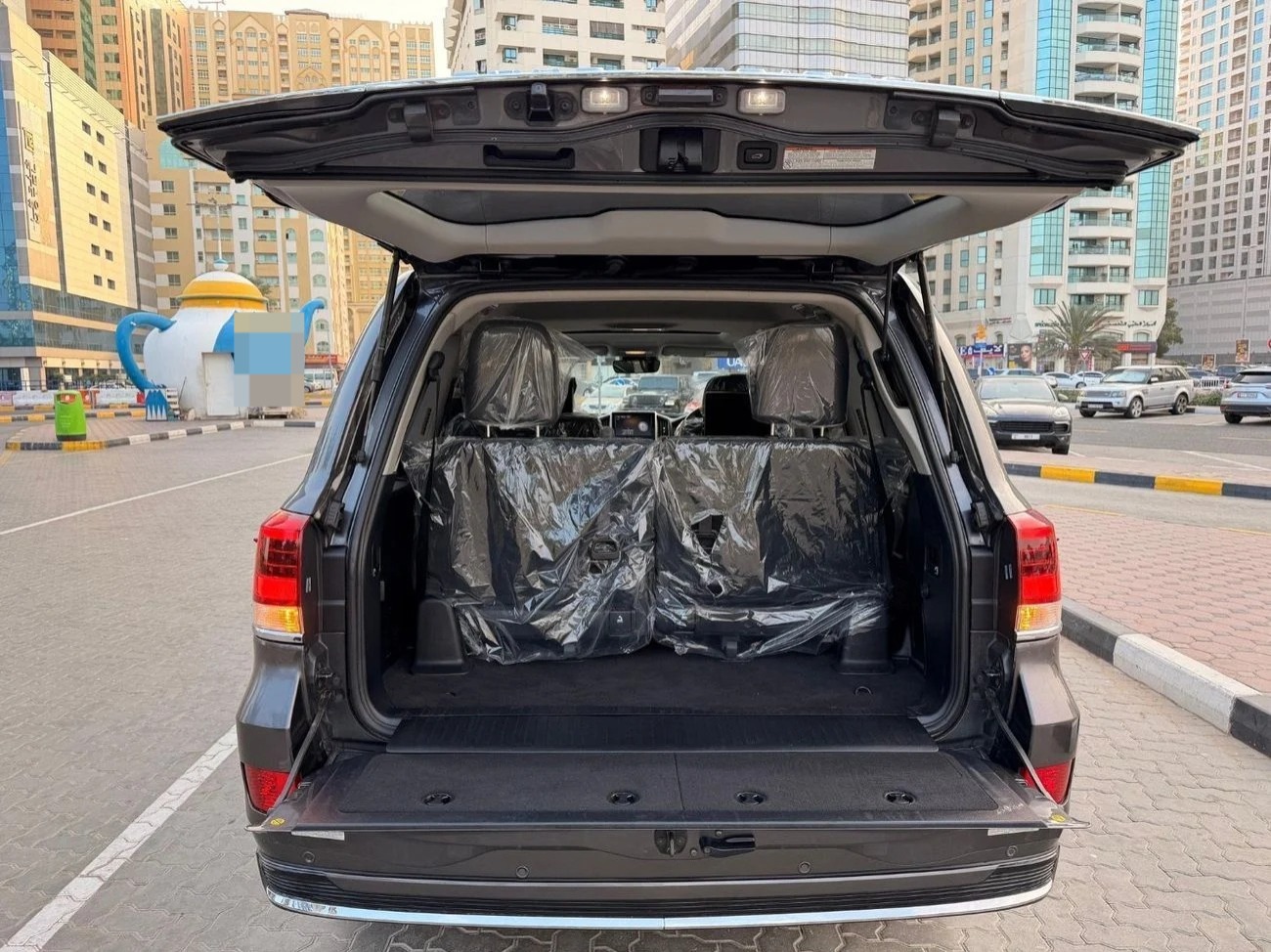 Car image 6