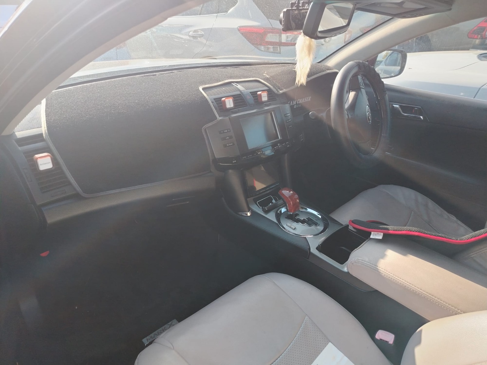 Car image 8