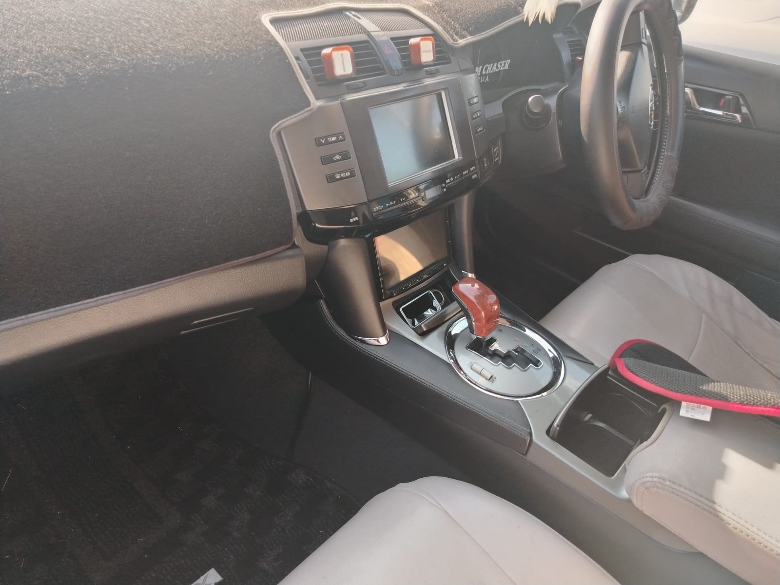 Car image 11