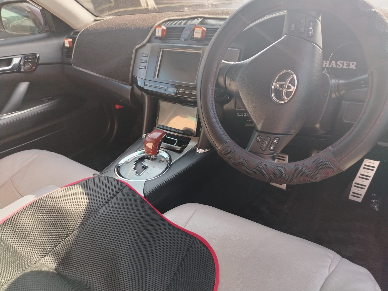 Car image 13