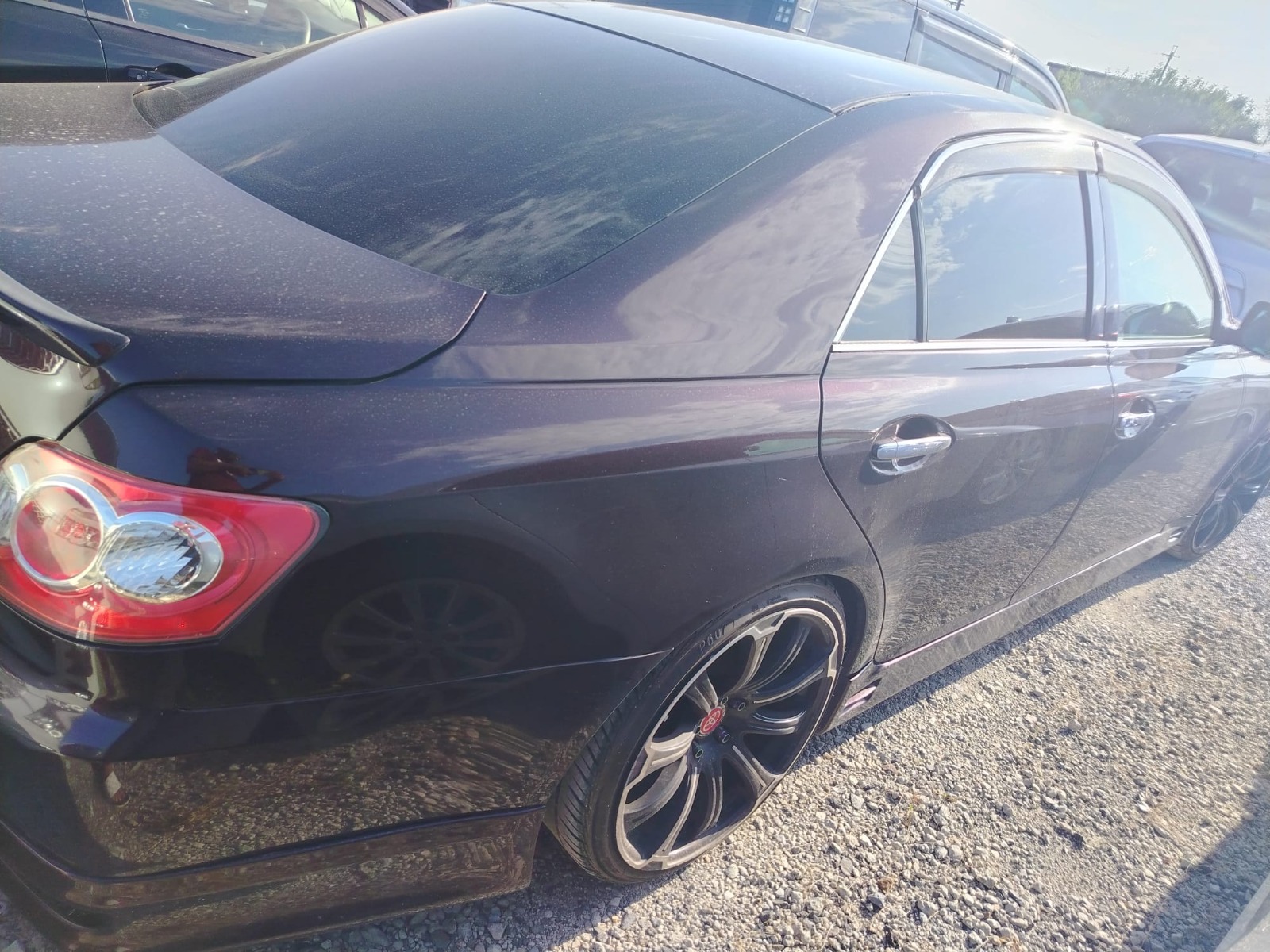 Car image 14